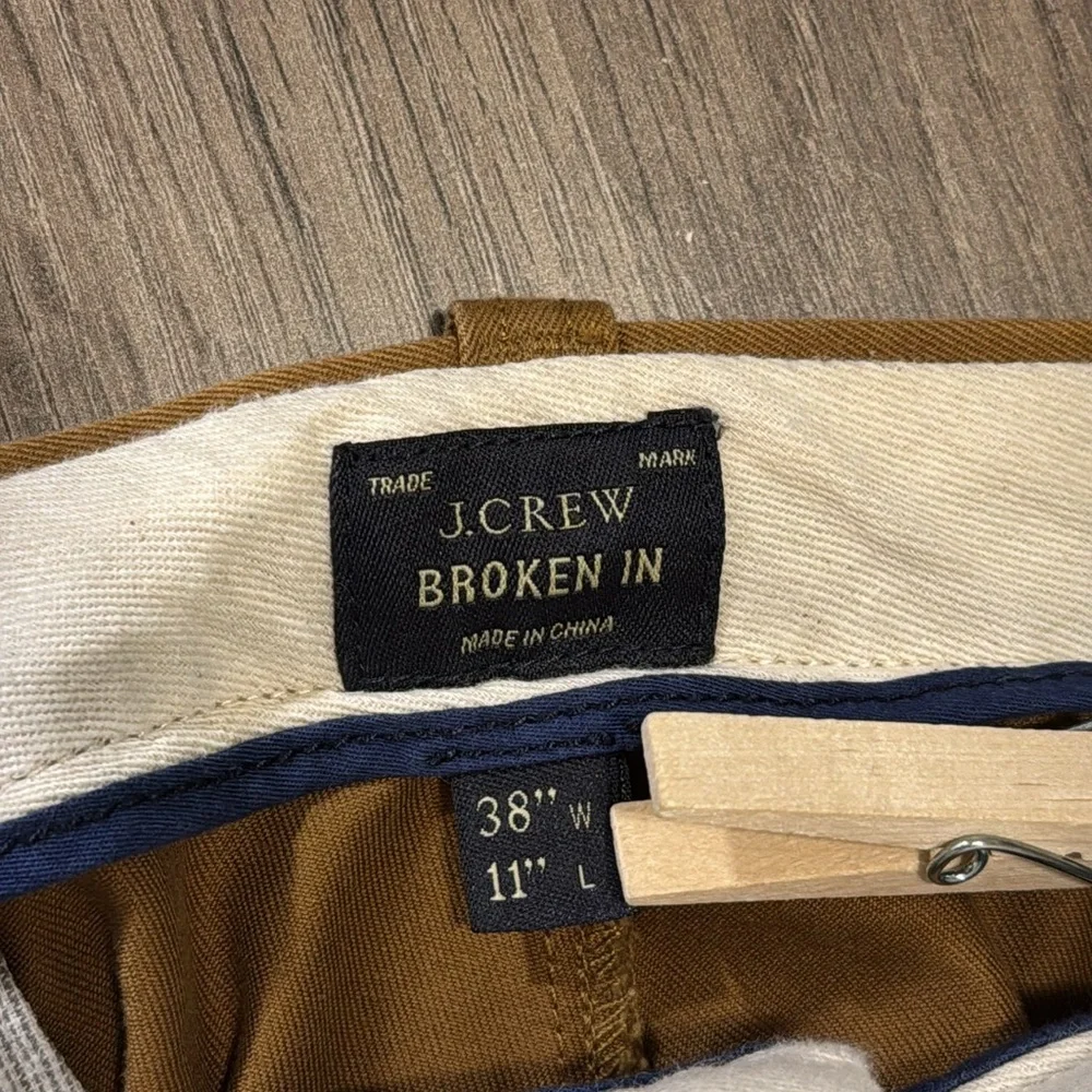 J. Crew shorts men’s JCrew Broken In size 38 Flat Front Shorts 100%‎ Cotton